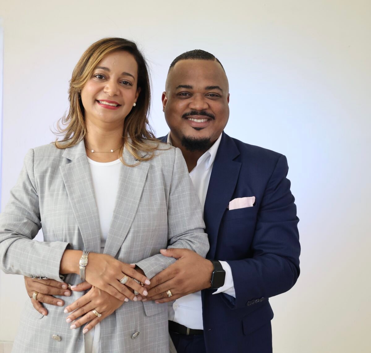 Jonatan Gómez y su esposa Michelle Paniagua de Gómez